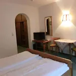 Apartment Gaestehaus Hollerer *