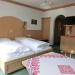 Apartment Gaestehaus Hollerer *