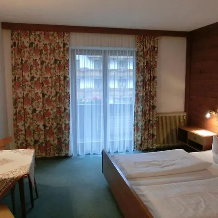 Апартаменты Gaestehaus Hollerer