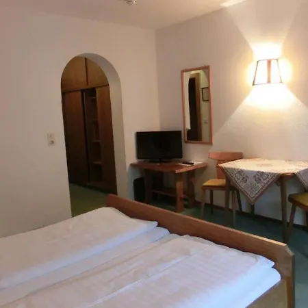 شقة Gaestehaus Hollerer *