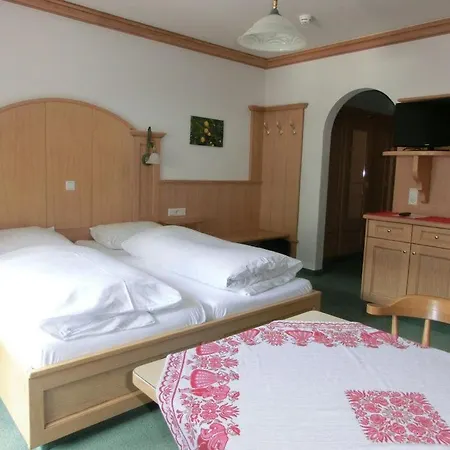 شقة Gaestehaus Hollerer *