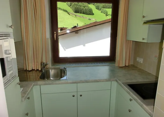 Gaestehaus Hollerer جيرلوس